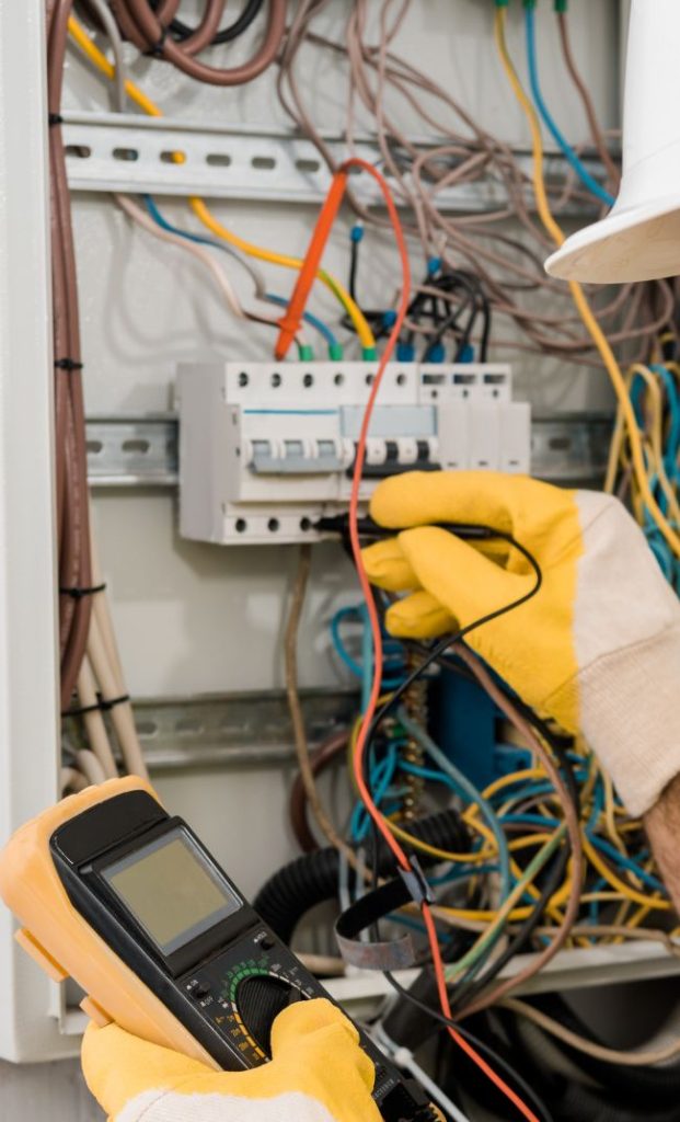 Luz Piscando em Casa em Sorocaba? Veja 4 Possíveis Causas eletricistas